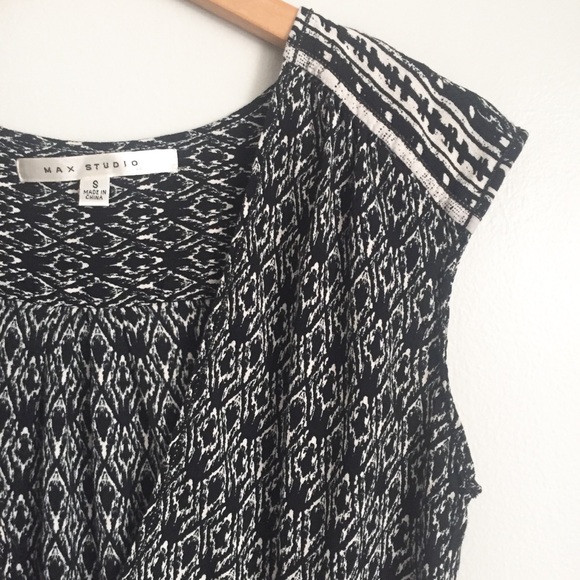 Max Studio Black & White Sleeveless Top Size Small - Picture 6 of 6